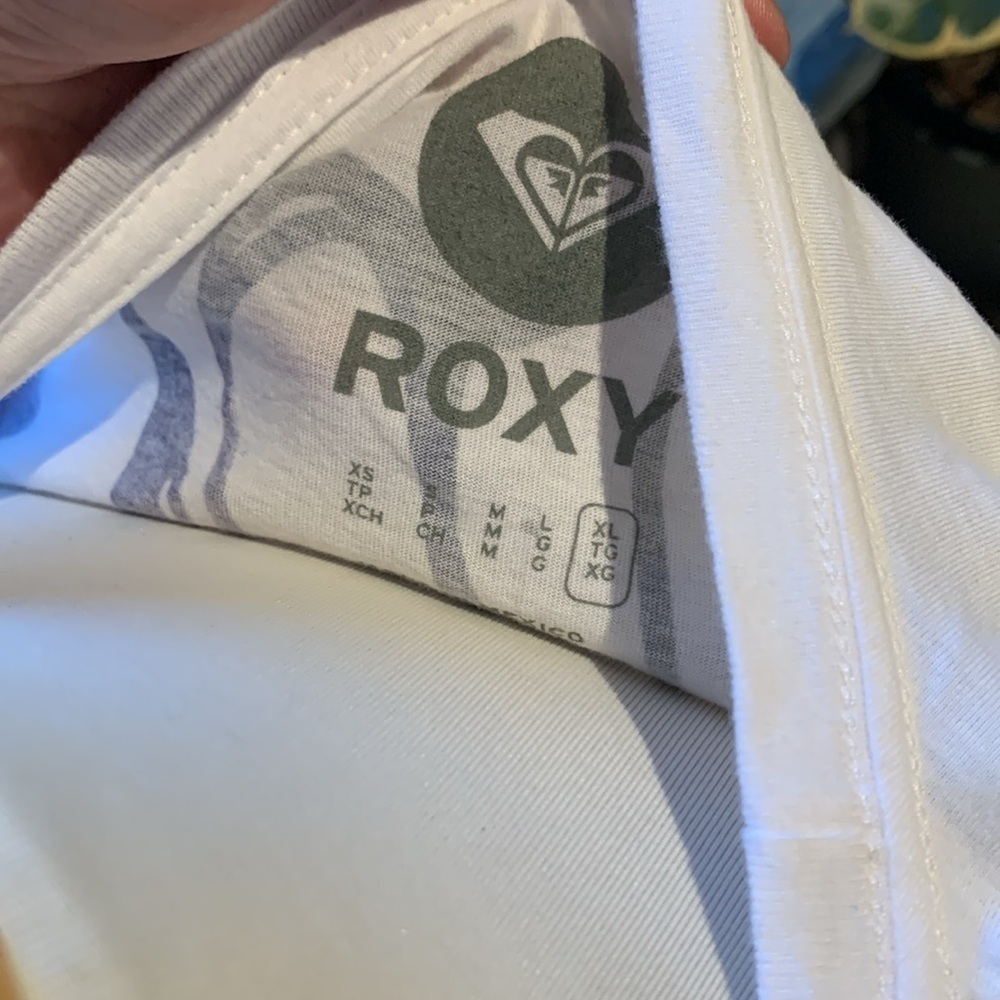 BNWOT T-Sirt by Roxy - Picture 4 of 6